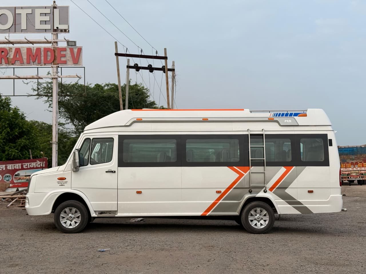 Force Traveller — group tours